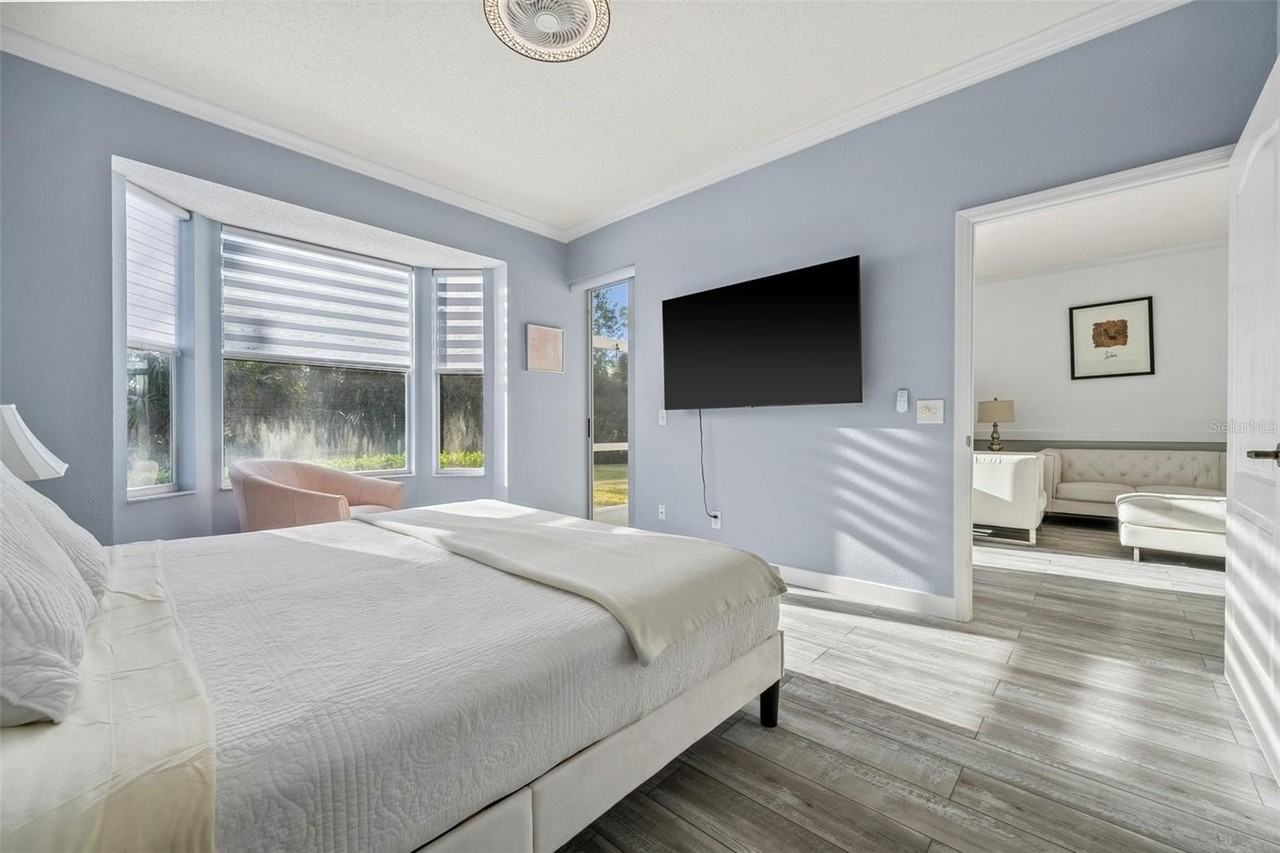 9611 Castle Point Dr #912 - Photo 5 of 28