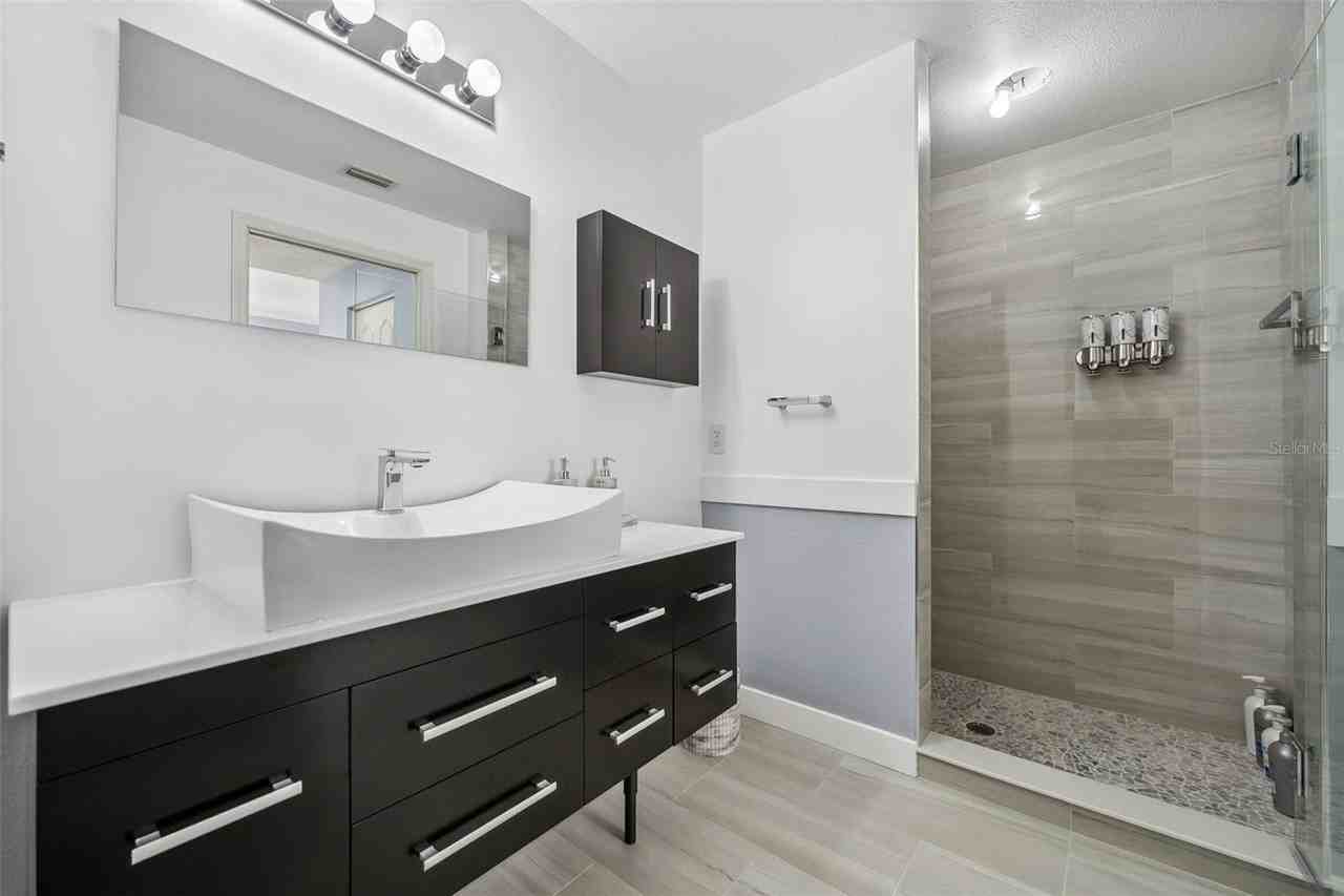 9611 Castle Point Dr #912 - Photo 7 of 28
