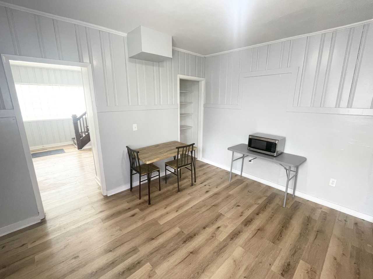 N Gladstone Ave - Photo 2 of 7