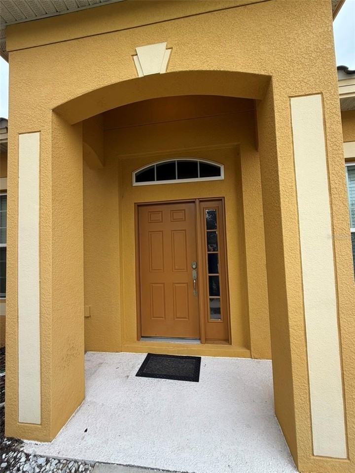 4052 Oaktree Dr - Photo 2 of 21