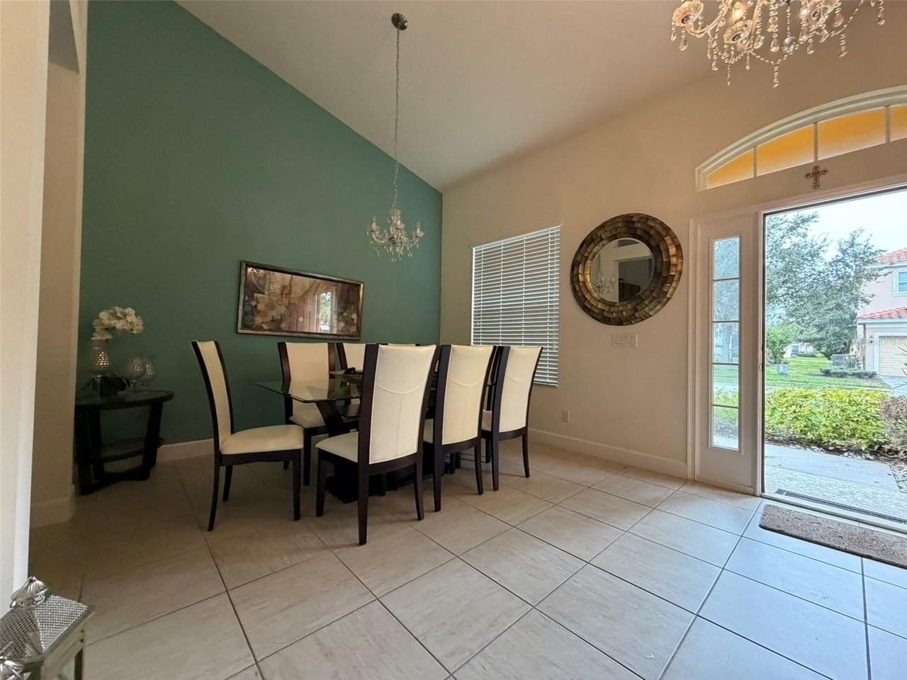 4052 Oaktree Dr - Photo 5 of 21
