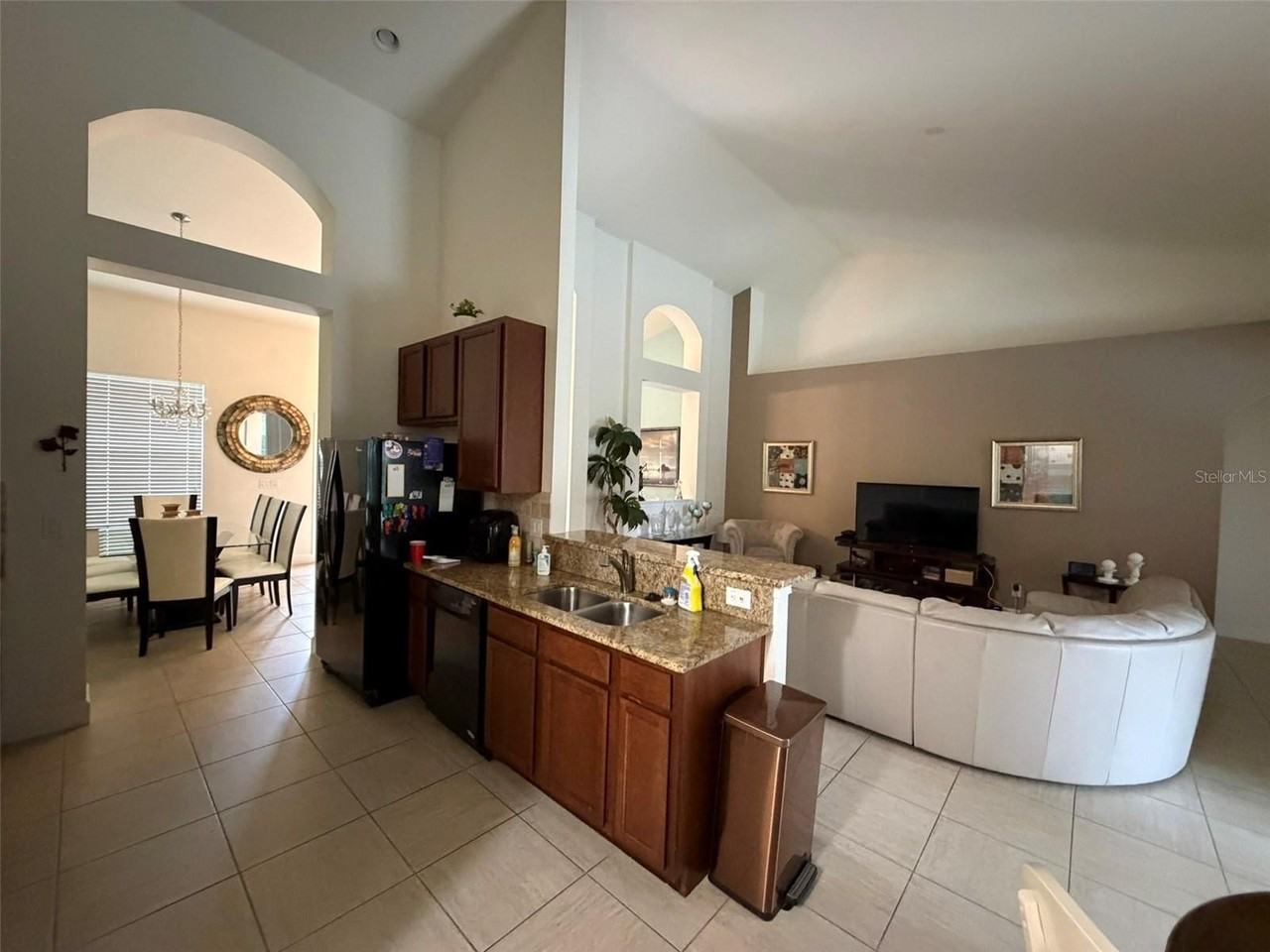 4052 Oaktree Dr - Photo 7 of 21