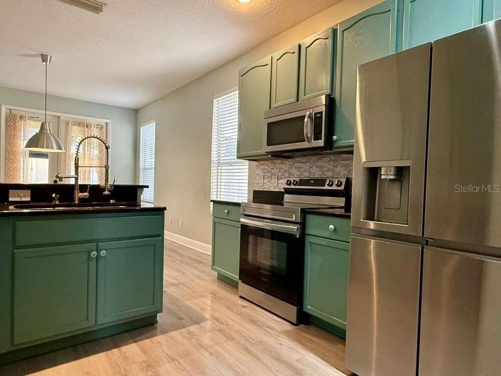 14488 Whittridge Dr - Photo 4 of 33