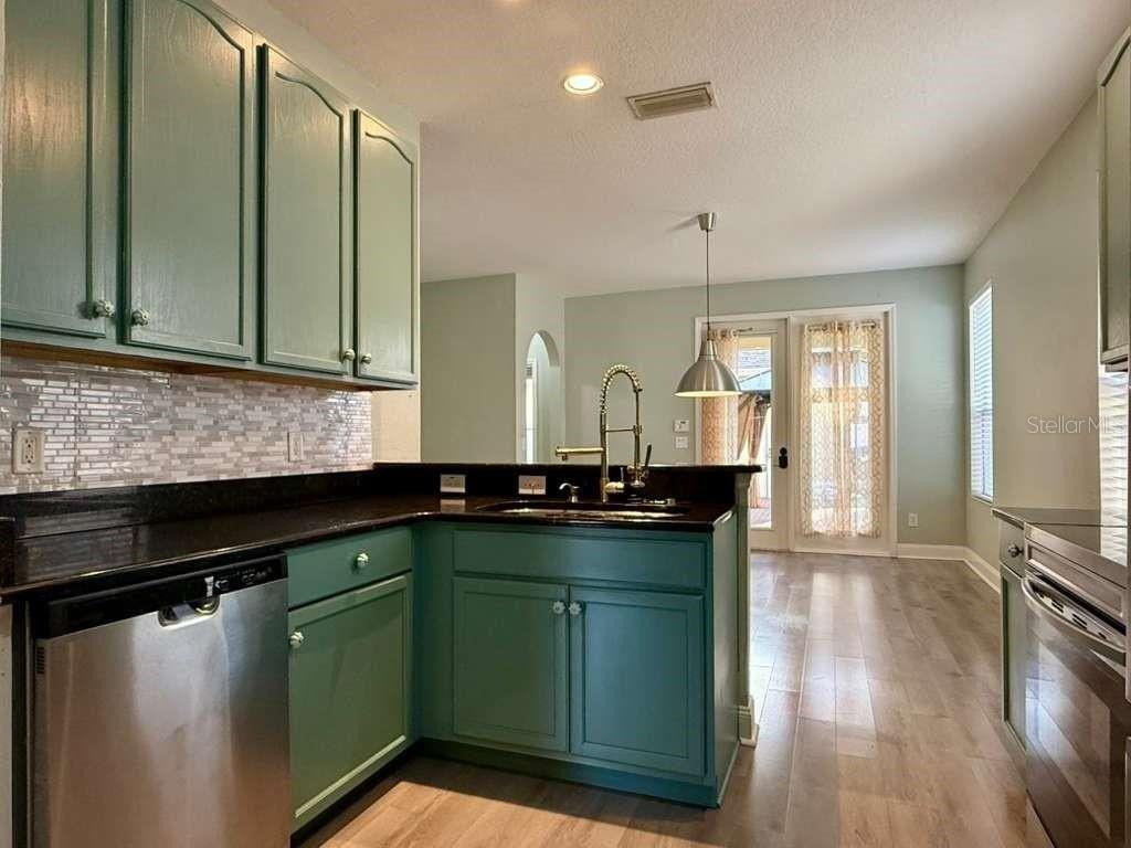 14488 Whittridge Dr - Photo 5 of 33