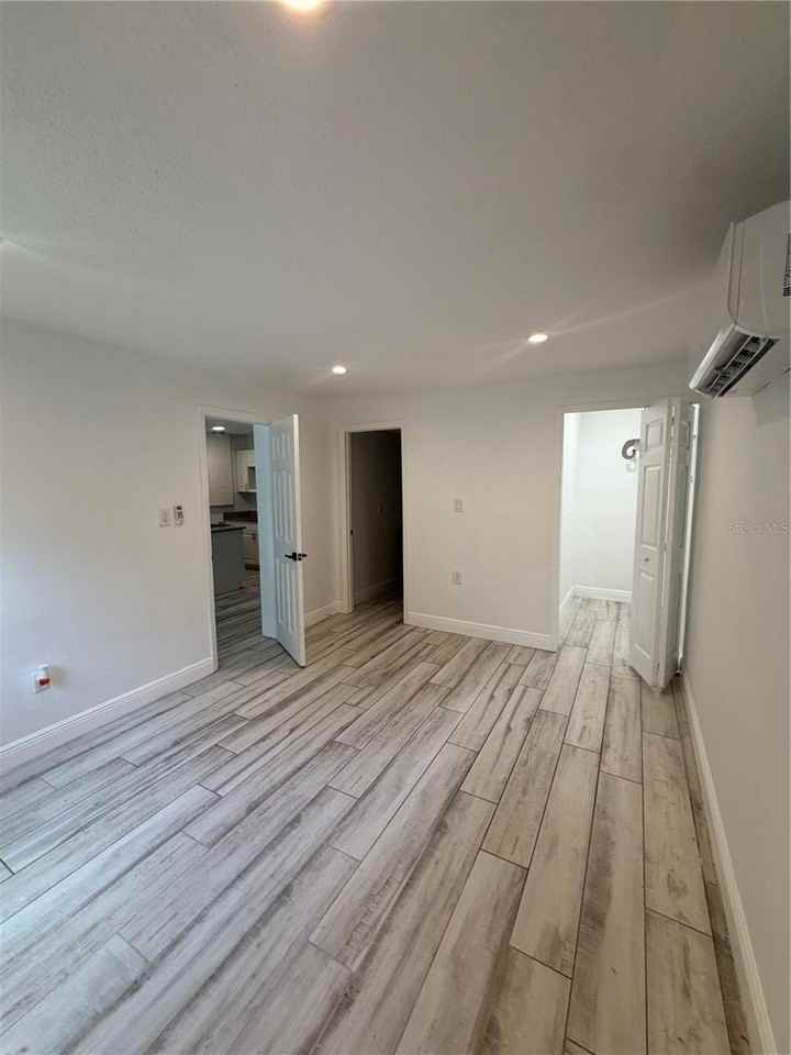 810 8th St - Photo 6 of 7