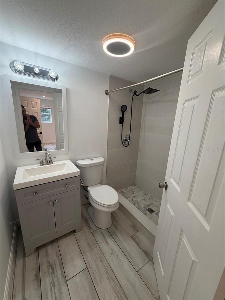810 8th St - Photo 7 of 7