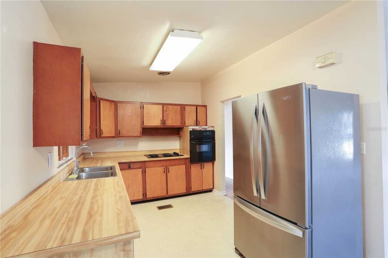 1704 Edmundshire Rd - Photo 6 of 23