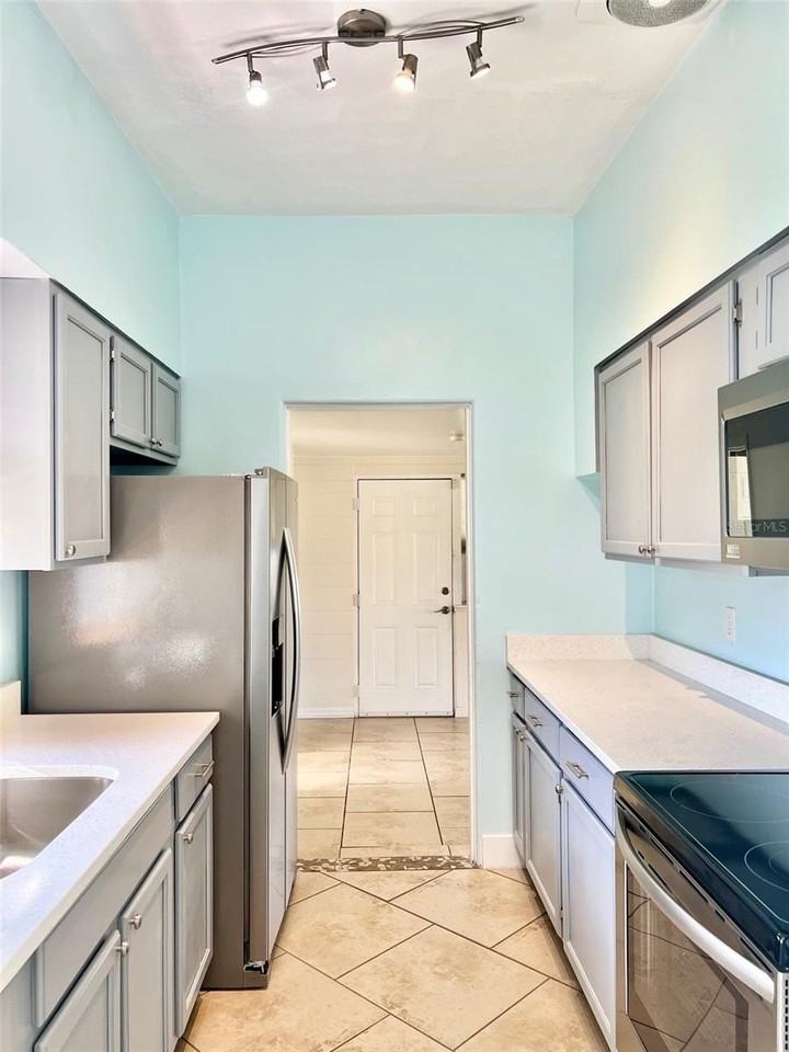 1840 Brando Dr - Photo 5 of 25