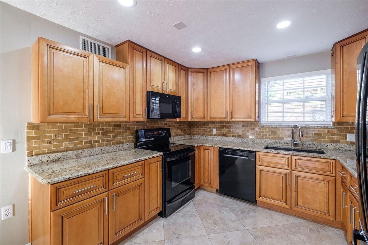 4388 Lake Underhill Rd #21C2 - Photo 3 of 28