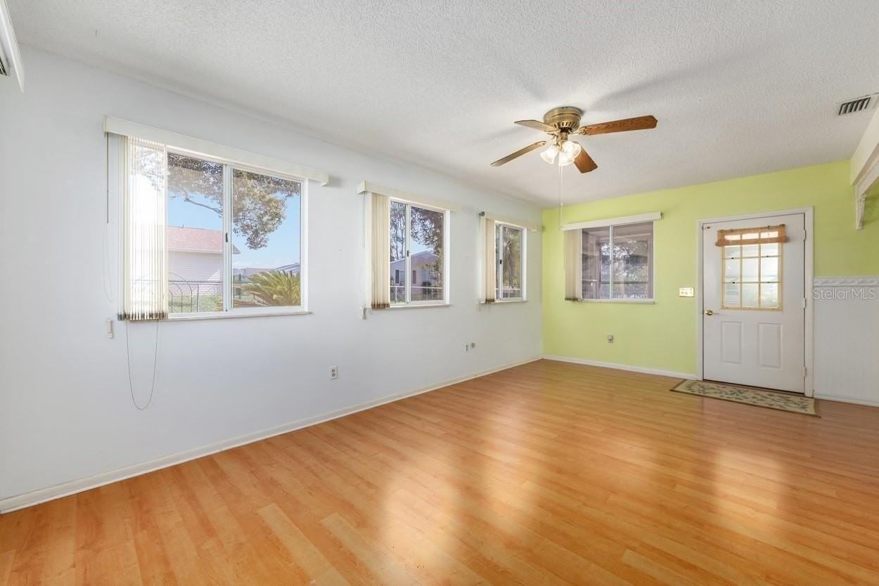 8669 Sw 108th Lane Rd - Photo 4 of 9