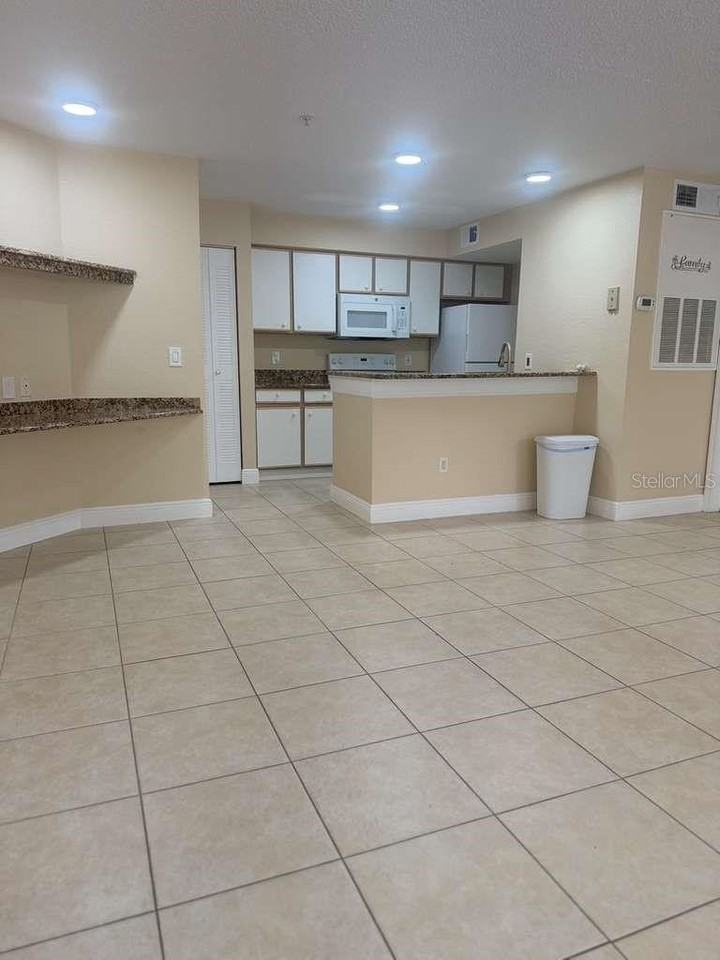 2208 Antigua Pl #926 - Photo 3 of 21