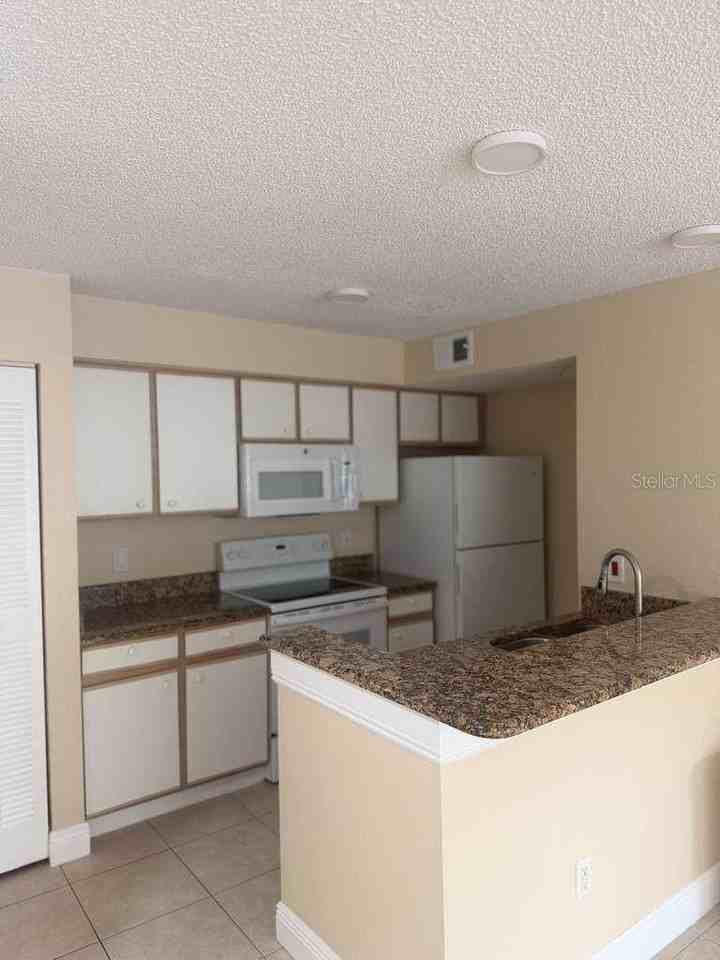 2208 Antigua Pl #926 - Photo 5 of 21