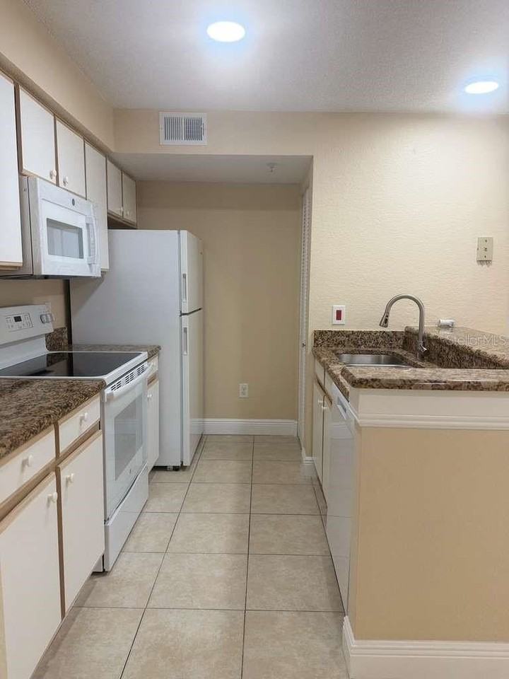 2208 Antigua Pl #926 - Photo 6 of 21