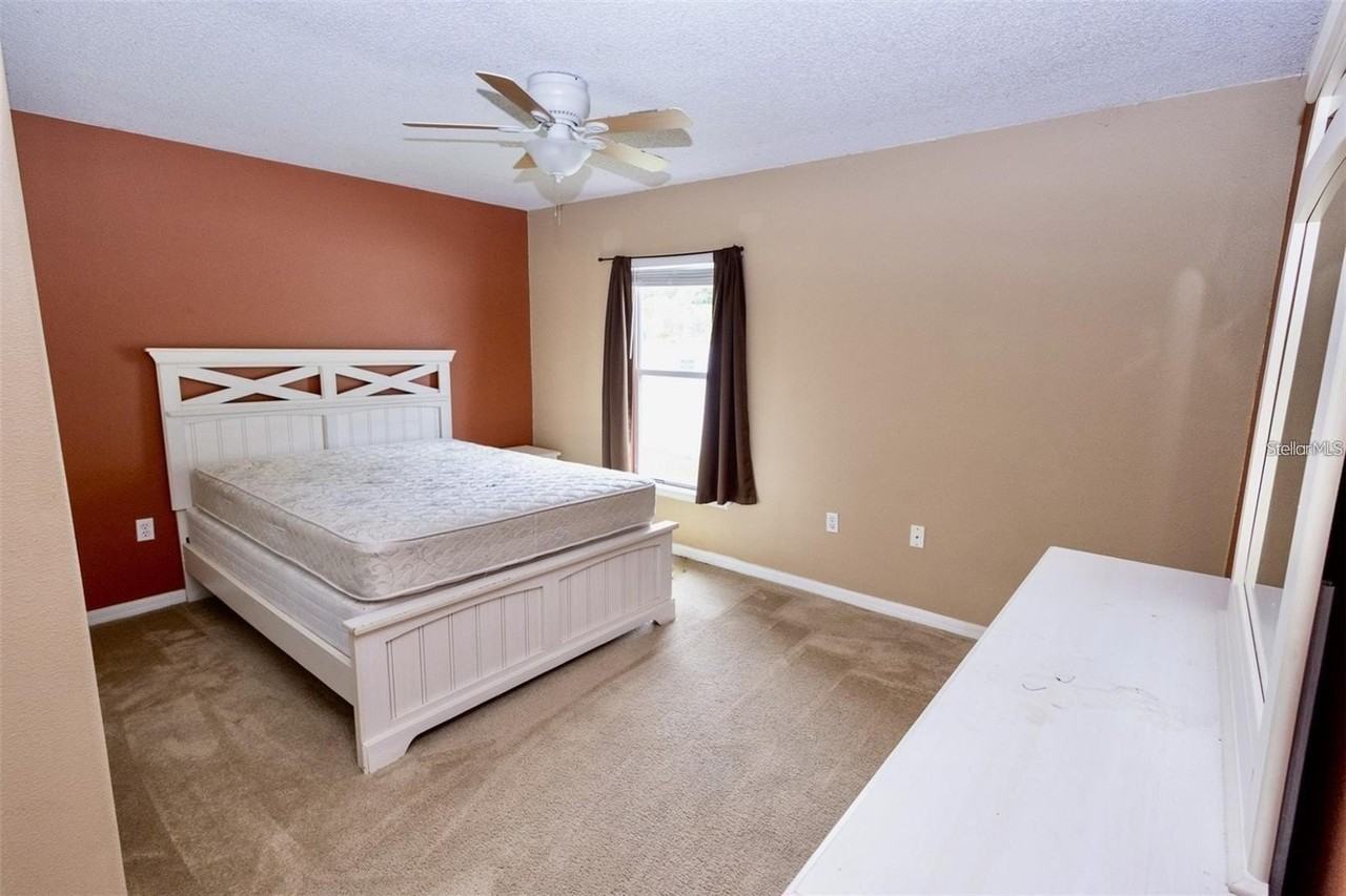 818 Carrousel Ln - Photo 5 of 10