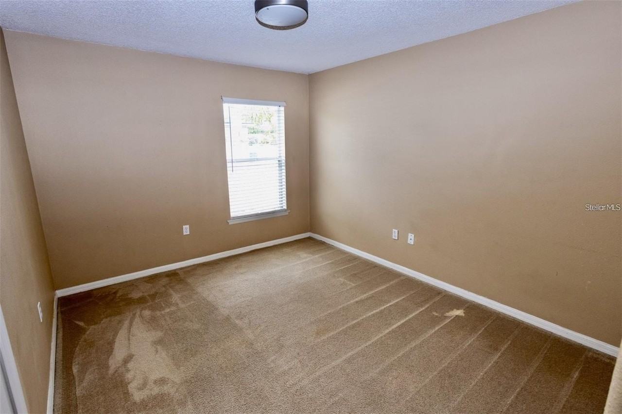 818 Carrousel Ln - Photo 7 of 10