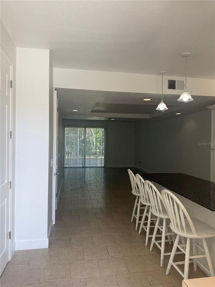 2053 Green Oak Ct - Photo 3 of 24