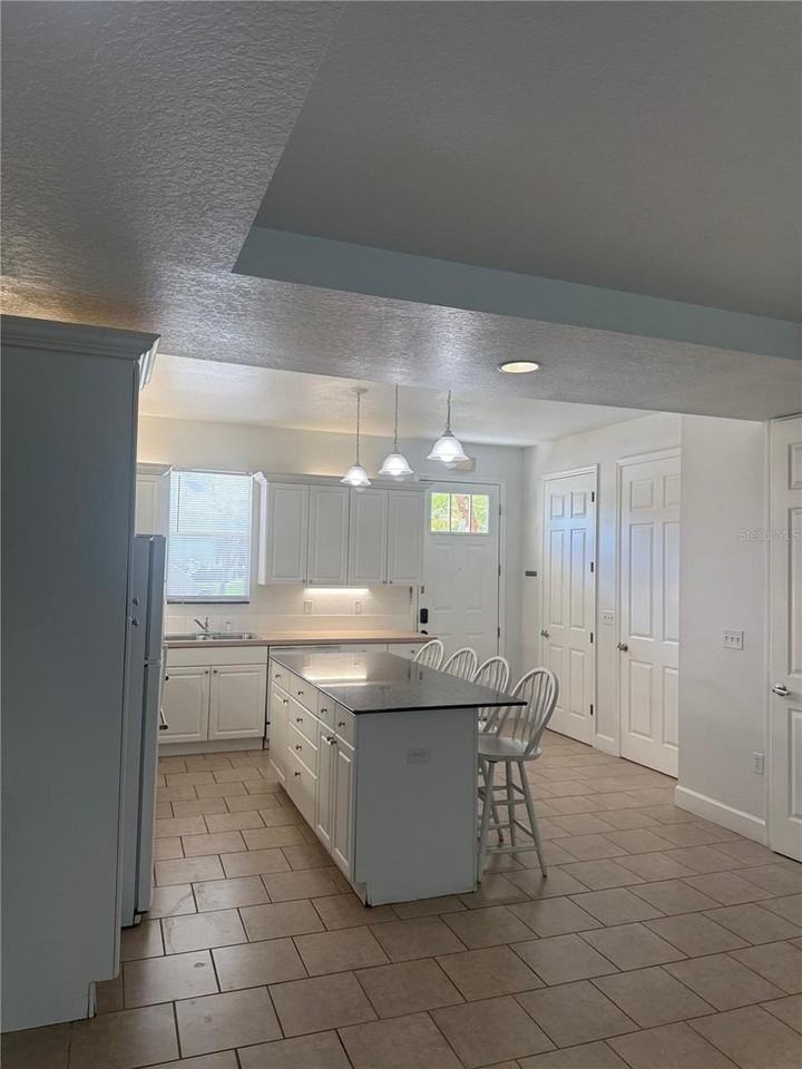 2053 Green Oak Ct - Photo 6 of 24