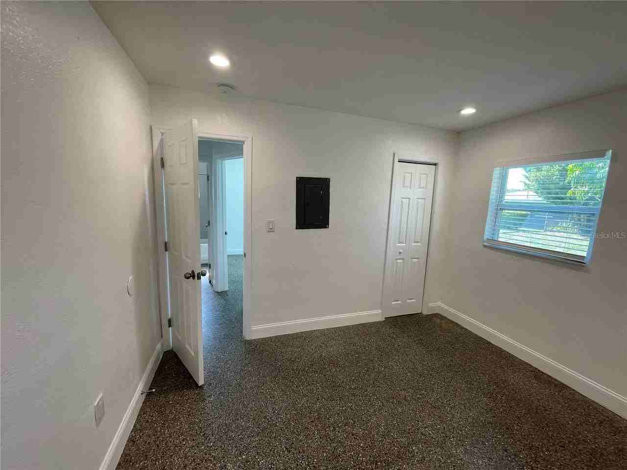 1147 Alma St - Photo 7 of 15