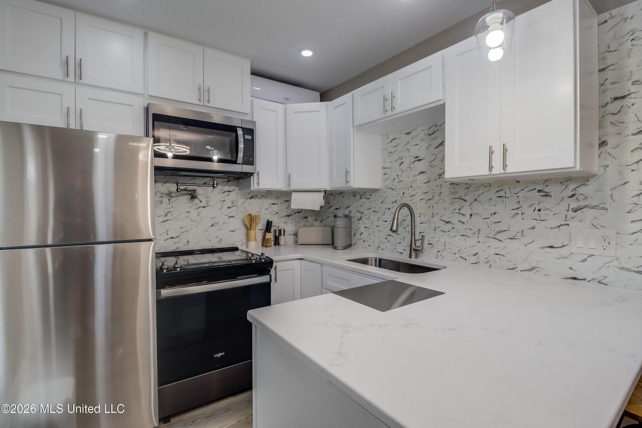 508 Tasha Dr - Photo 3 of 7