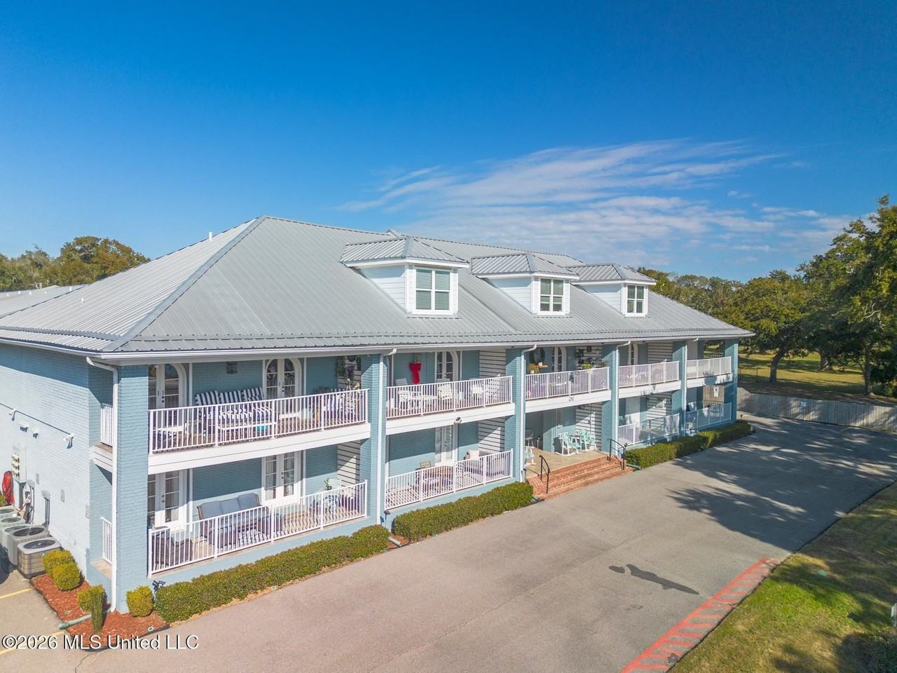 1282 Beach Blvd - Photo 3 of 23