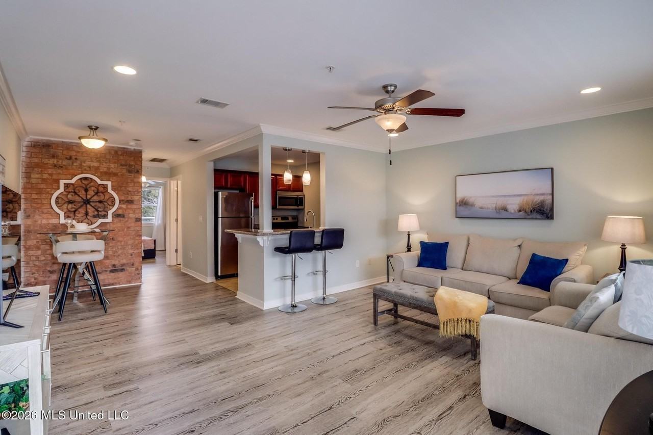 1282 Beach Blvd - Photo 4 of 23