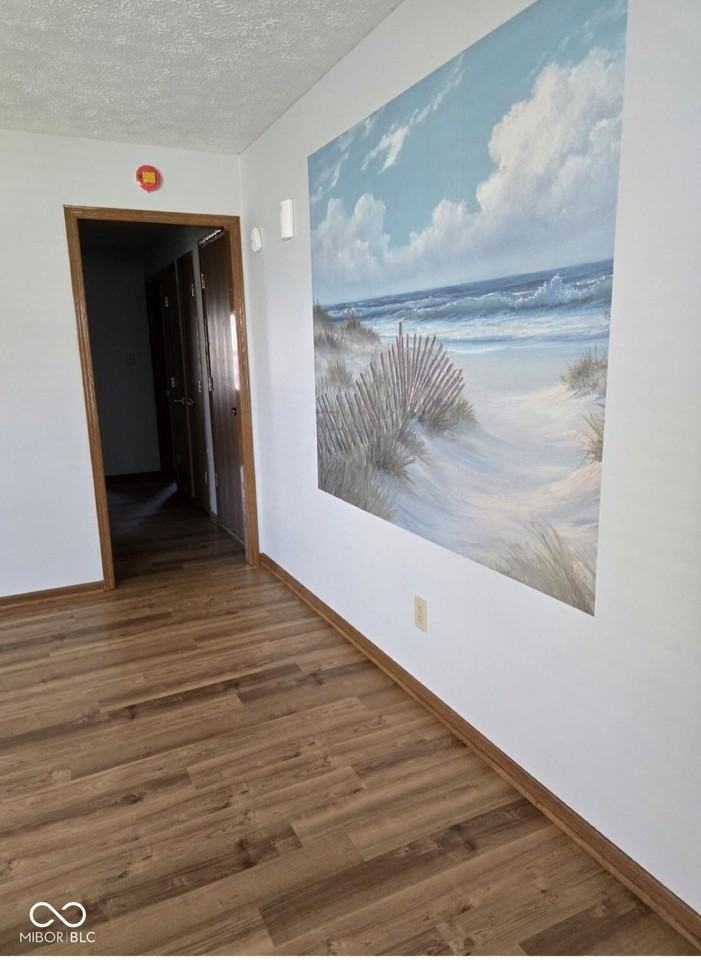 1043 Mikes Way - Photo 2 of 7