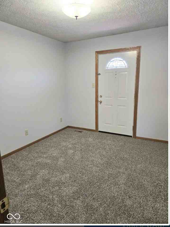 1043 Mikes Way - Photo 4 of 7