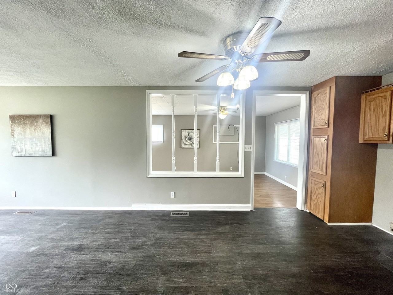 110 N Tyrone Dr - Photo 7 of 21