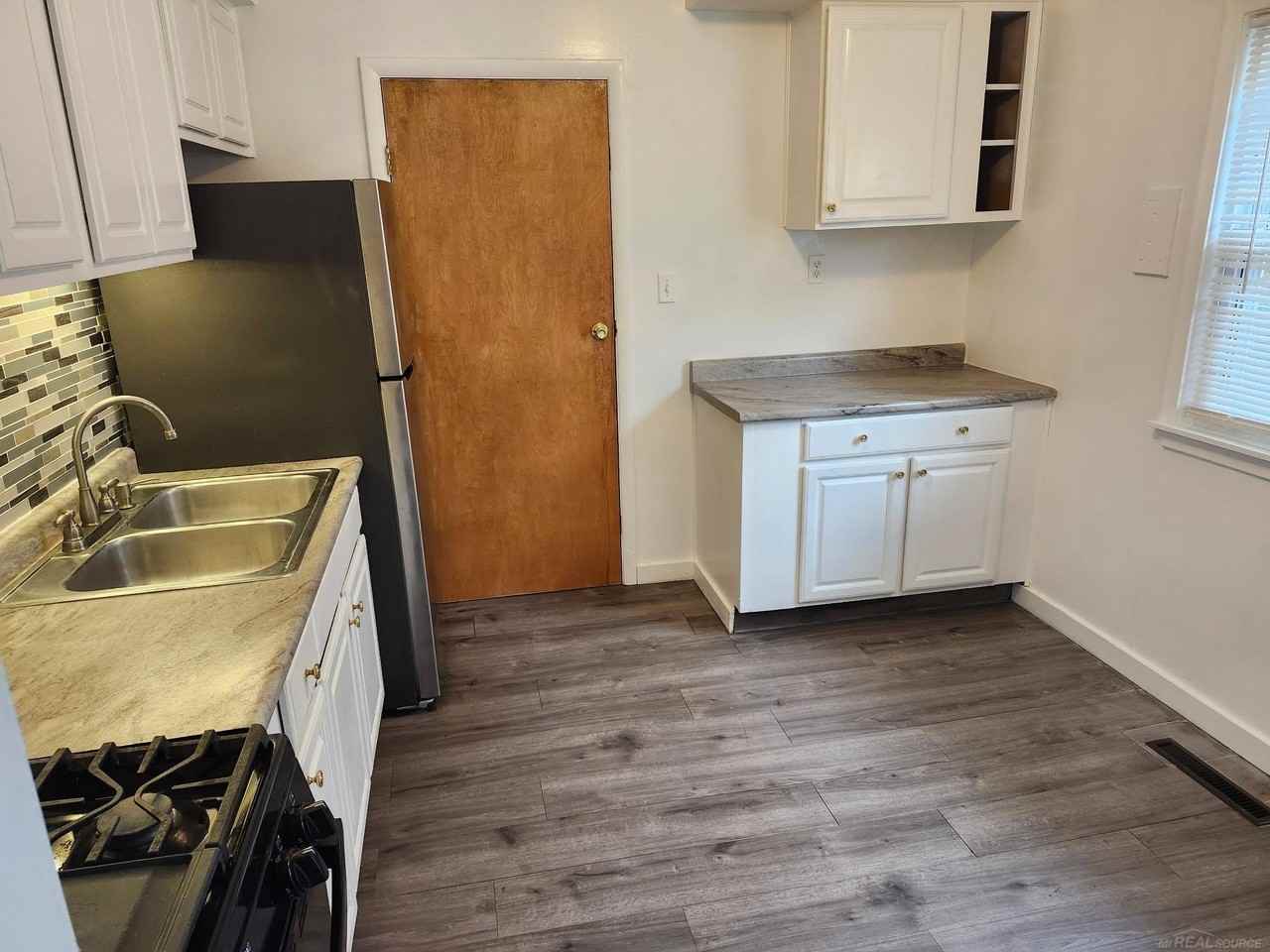 17374 Tennyson St - Photo 5 of 13