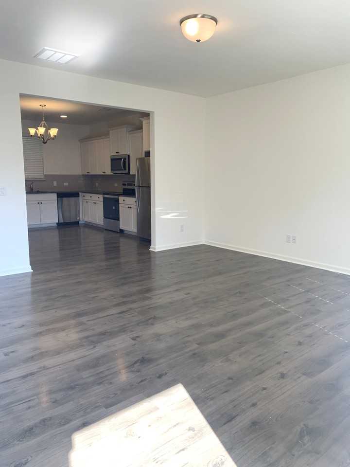 215 Banbury Ln #29 - Photo 2 of 27