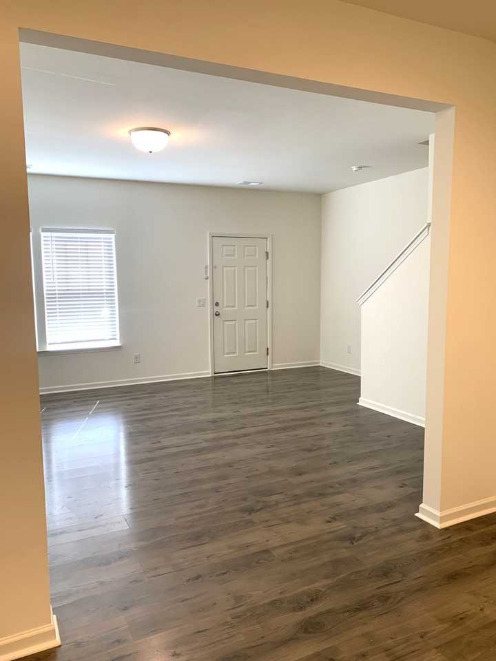215 Banbury Ln #29 - Photo 5 of 27