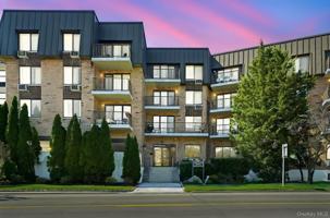 featured image of 560 Halstead Ave #3L