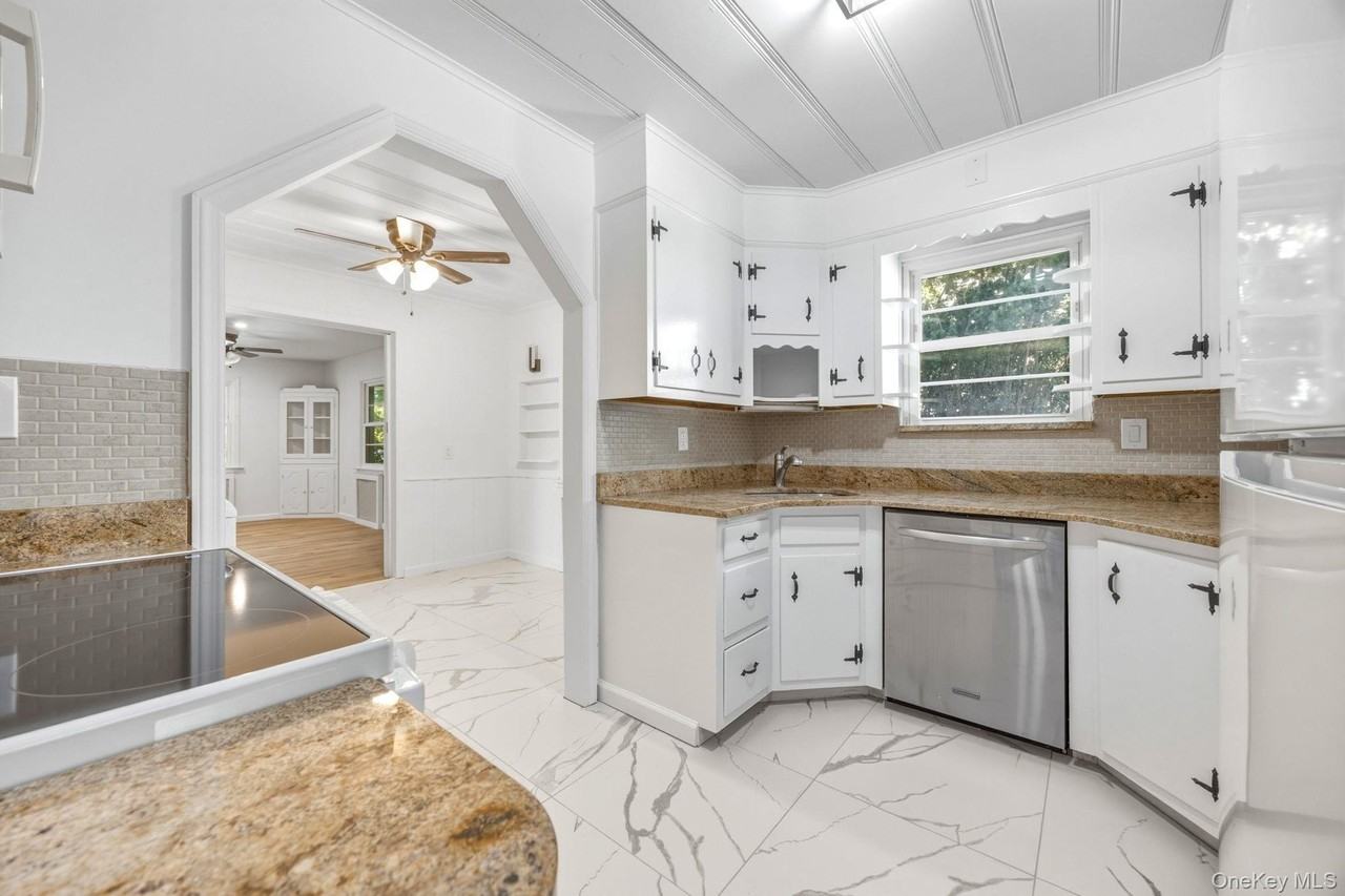 168 Lenox Ave - Photo 4 of 20