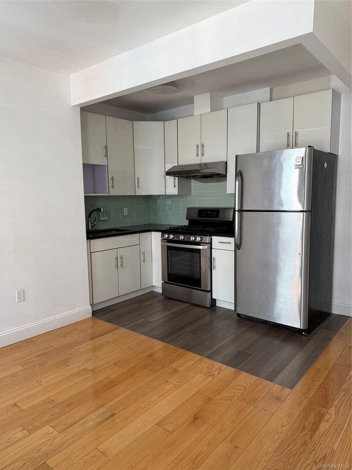 13230 Sanford Ave #4AF - Photo 4 of 6