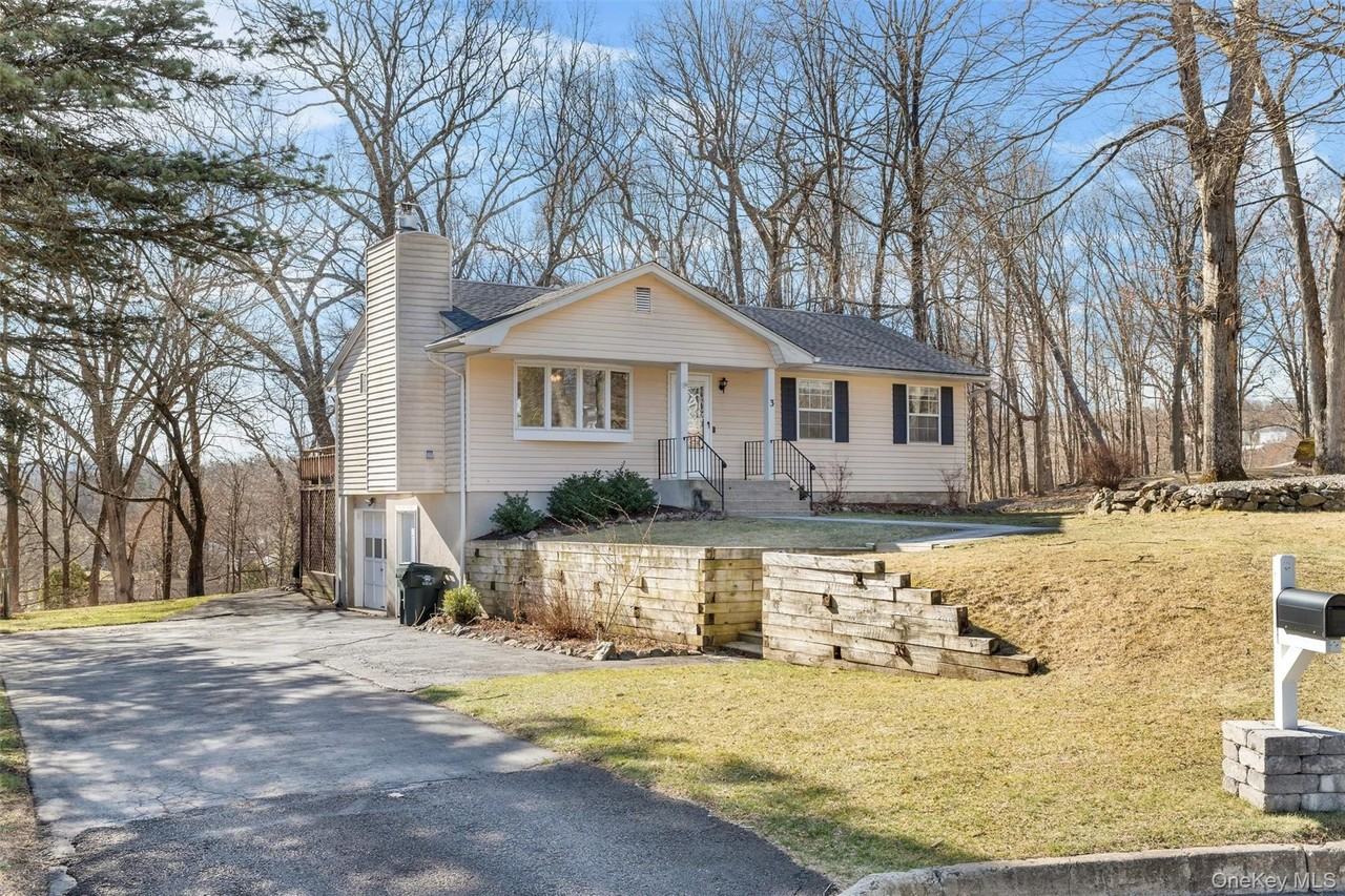 3 Fredrick Dr - Photo 2 of 40