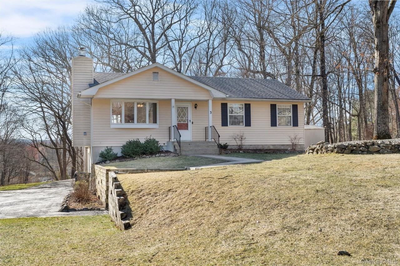 3 Fredrick Dr - Photo 3 of 40