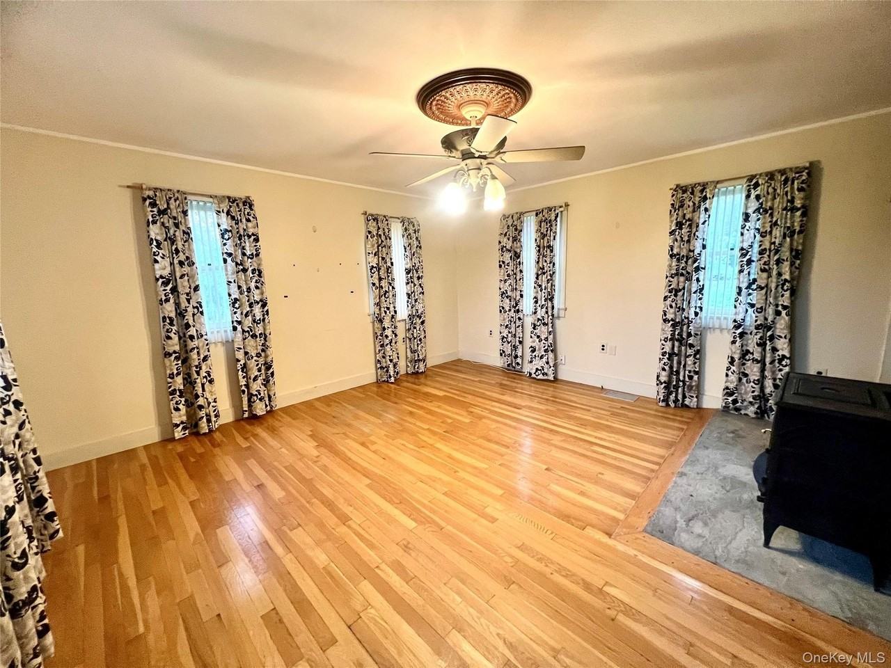 57 Hubbard Rd - Photo 5 of 30