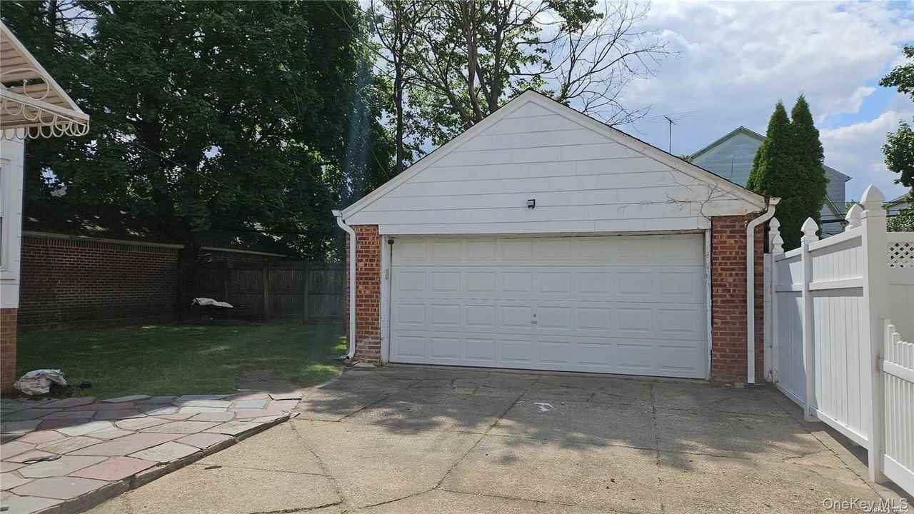 7364 196th St - Photo 7 of 15