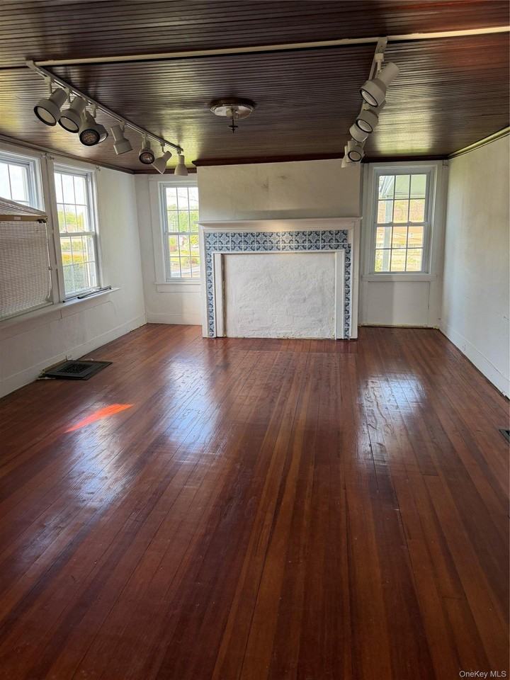 788 Dutchess Tpke - Photo 5 of 23
