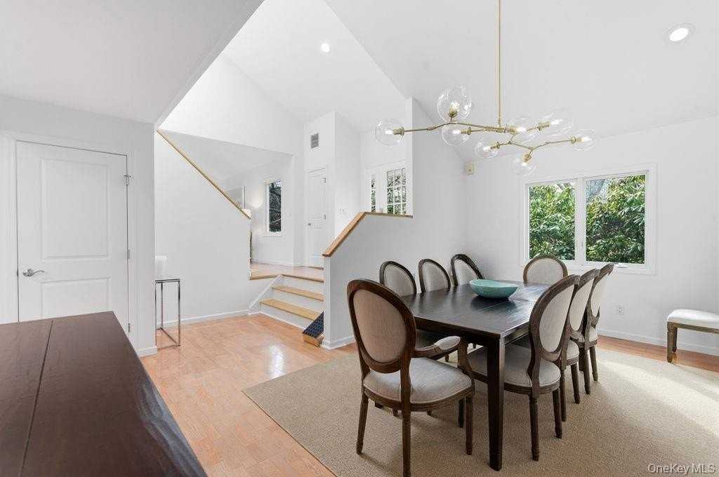 24 Liberty St - Photo 5 of 28