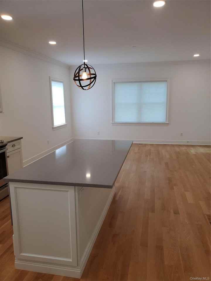 233A Lincoln Ave E - Photo 6 of 32