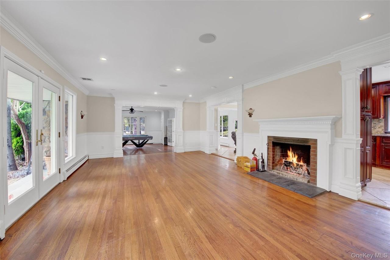 1719 Cedar Swamp Rd - Photo 4 of 30