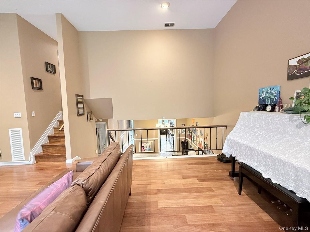 21 Manors Dr - Photo 6 of 19