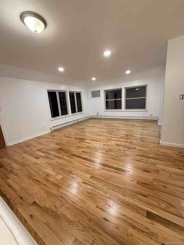 12813 145th St #2 - Photo 4 of 8
