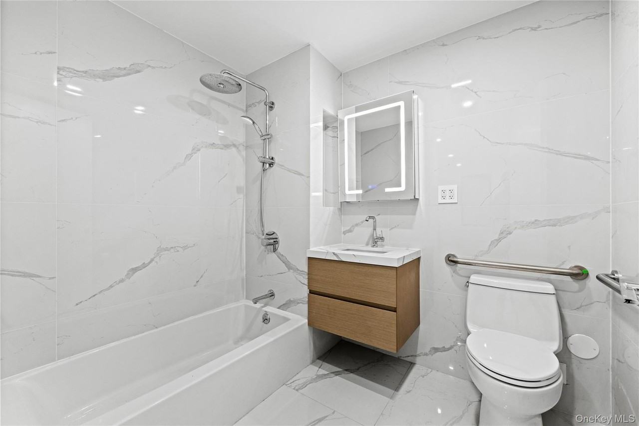 355 53rd St #2A - Photo 3 of 5