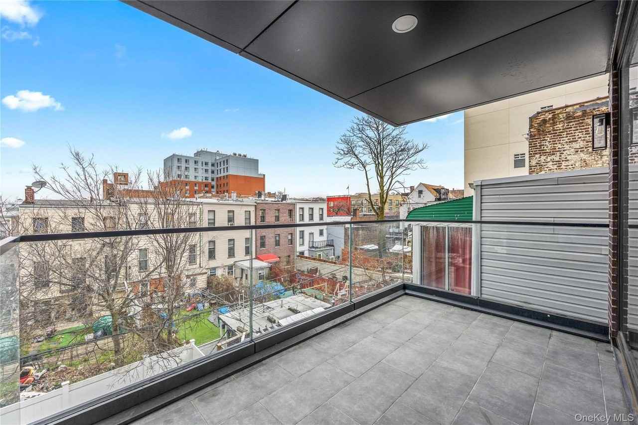 355 53rd St #2A - Photo 4 of 5