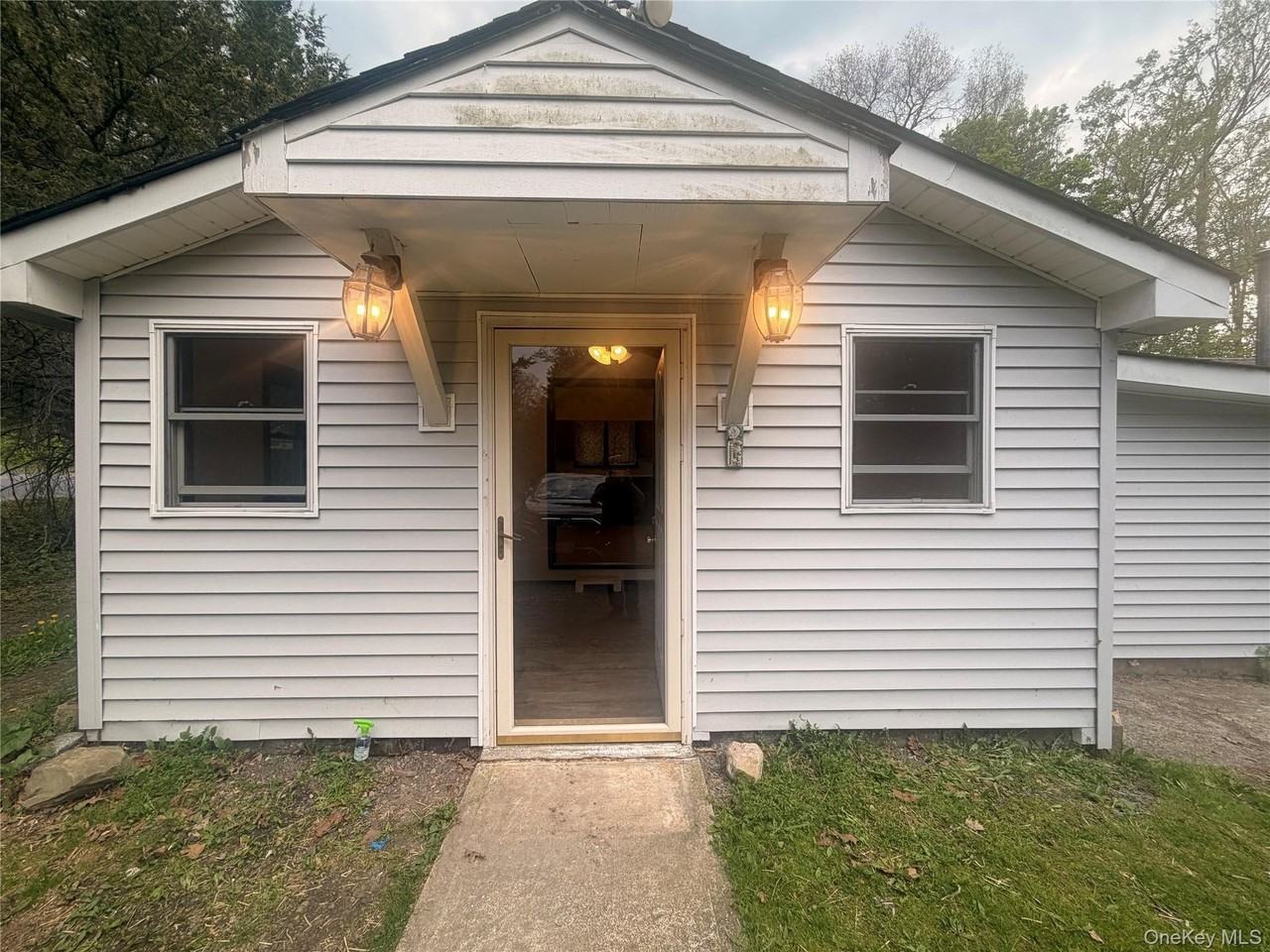 157 White Bridge Rd - Photo 5 of 11