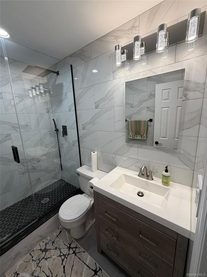 2 Elmwood Park Dr - Photo 4 of 5