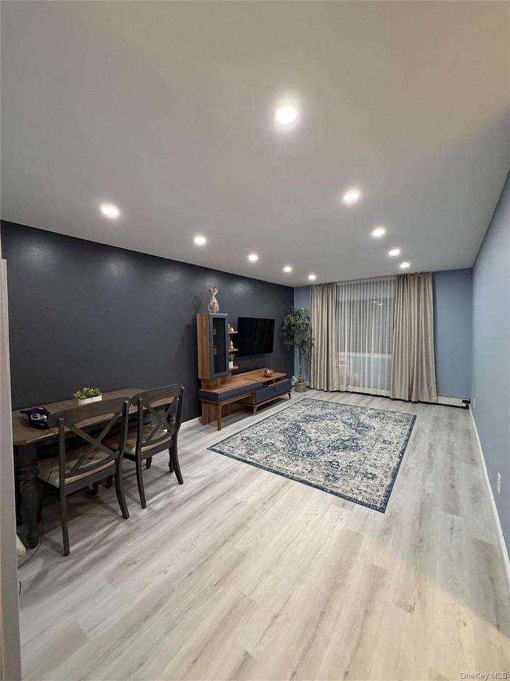 2 Elmwood Park Dr - Photo 5 of 5