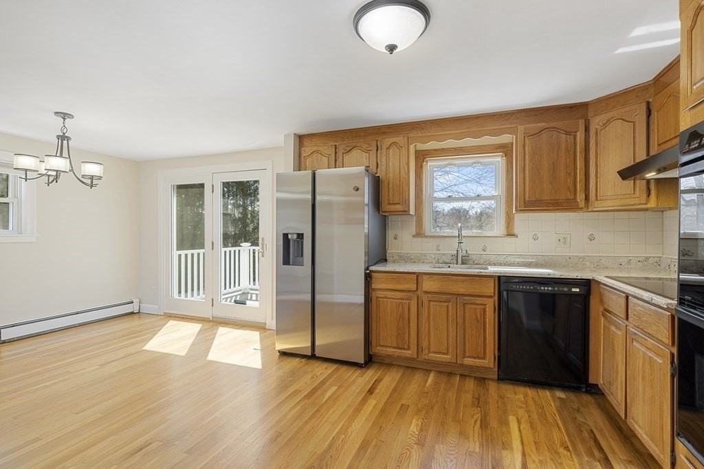 160 Ravenswood Rd - Photo 2 of 30